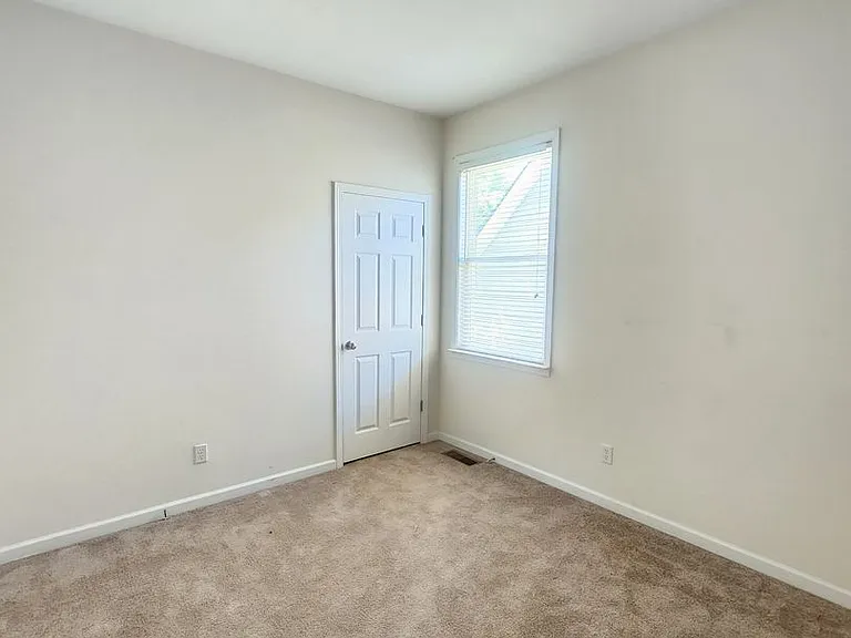 112 Woodcreek Cir — Photo 8