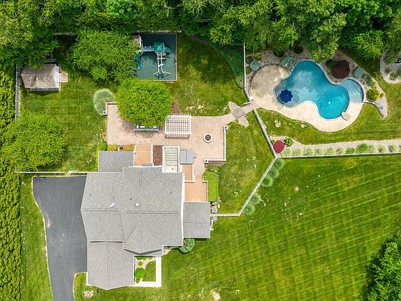 4th image of 817 Tall Grass Rd