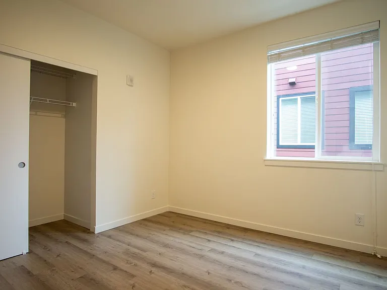 6015 S Virginia Ave #208 — Photo 7