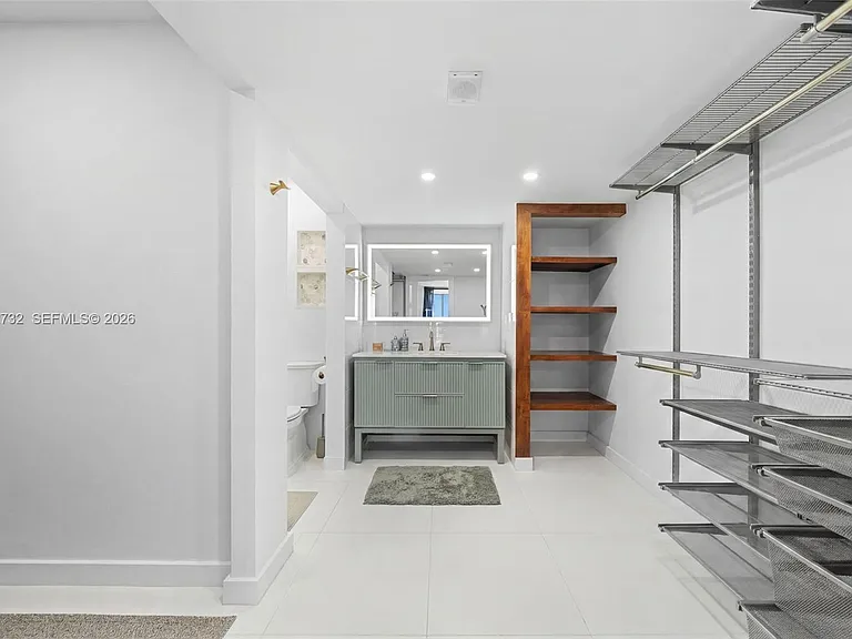 20100 W Country Club Dr #Penthouse 09 — Photo 18