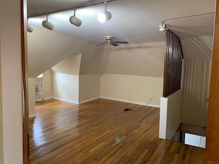 423 S Fess Ave — Photo 13