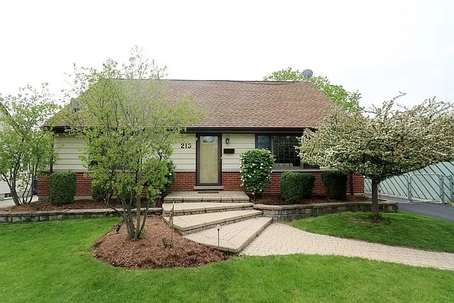 213 E Wilson Ave photo 1