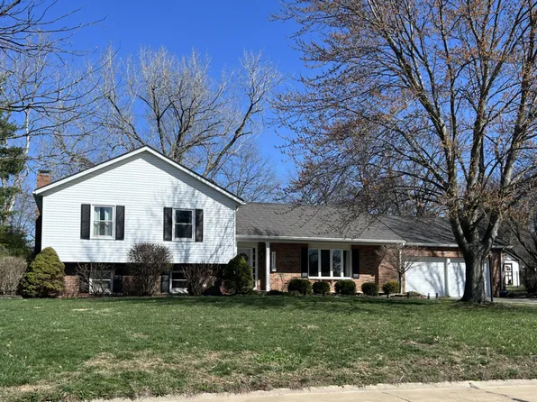 1511 Ballyvaughn Ct, Greenville, IL 62246