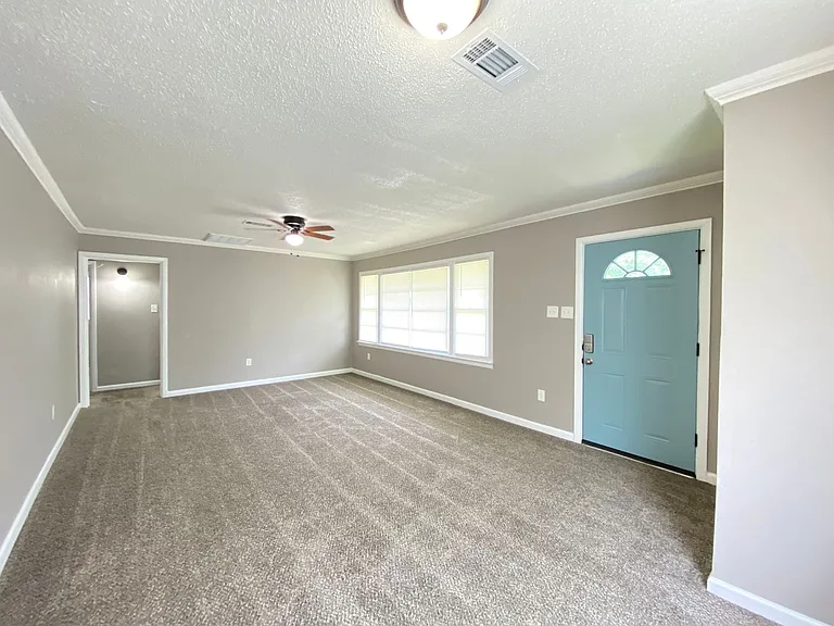 804 Shamrock Dr — Photo 7