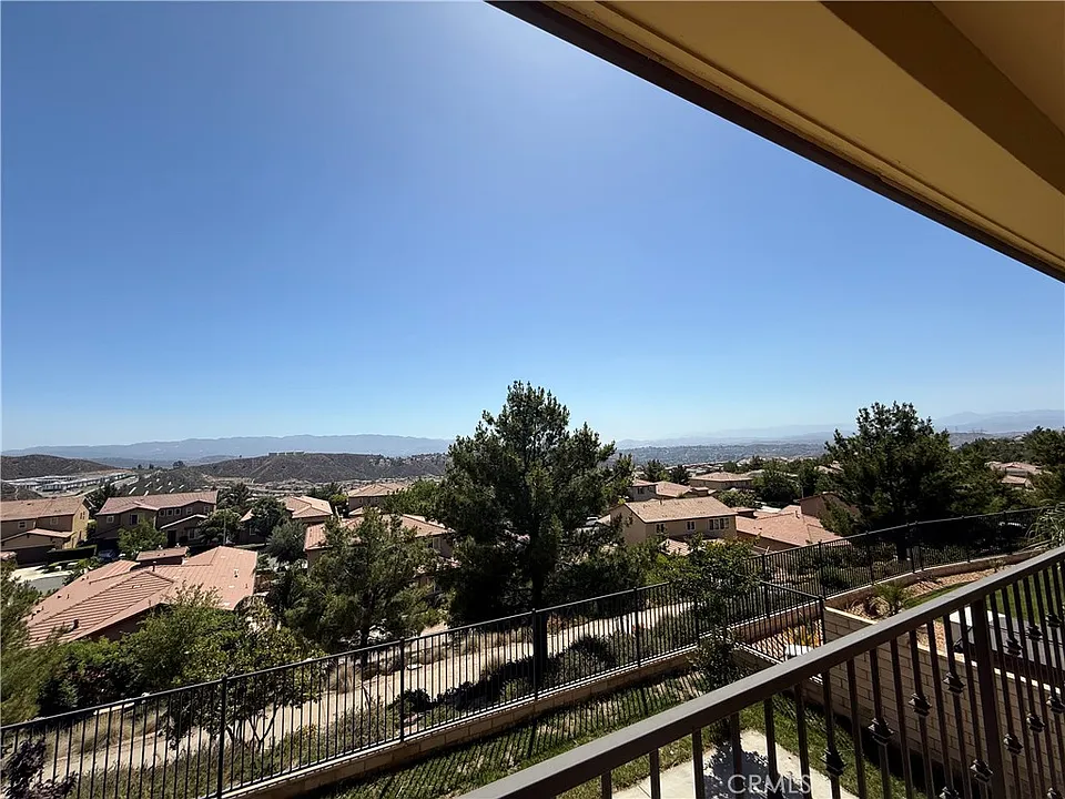 19042 Martino Ct