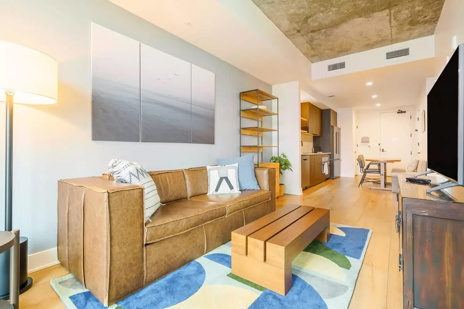 1 bed, 1.0 bath, 667 sqft, $3,931 — Photo 1