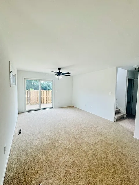 4 bed, 2.5 bath, 2072 sqft, $3,300 — Photo 4