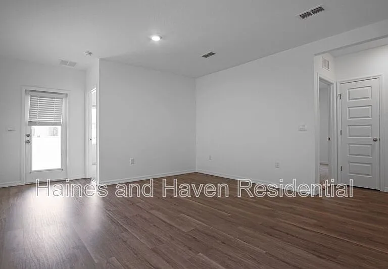 5714 Somerset Dr — Photo 8
