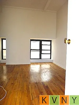 Rented by KVNY Soho | media 19