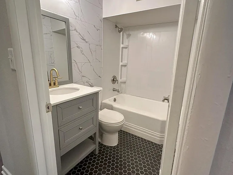 1844 Grand Ave #5 — Photo 3