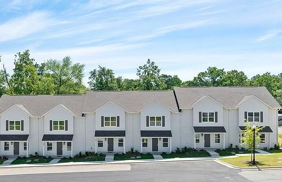 2nd image of 3260 Academy Dr #601
