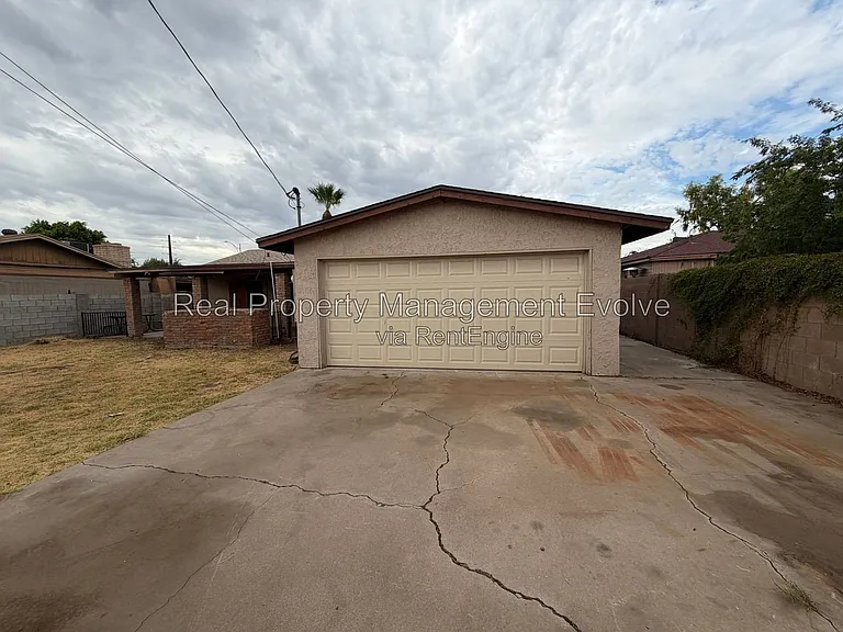 2307 W Rose Ln — Photo 25