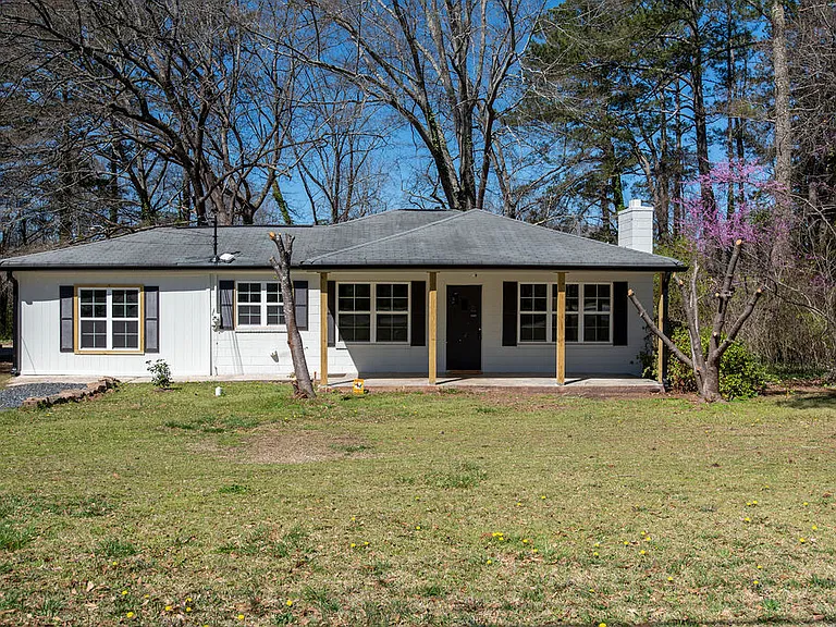 640 Main St — Photo 1