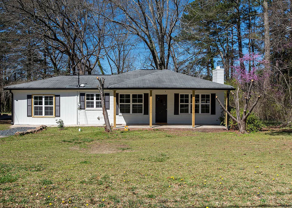 640 Main St