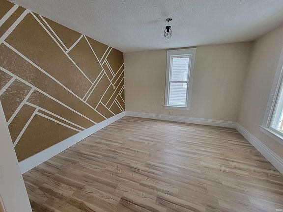 3rd image of 3112 Plaza Dr
