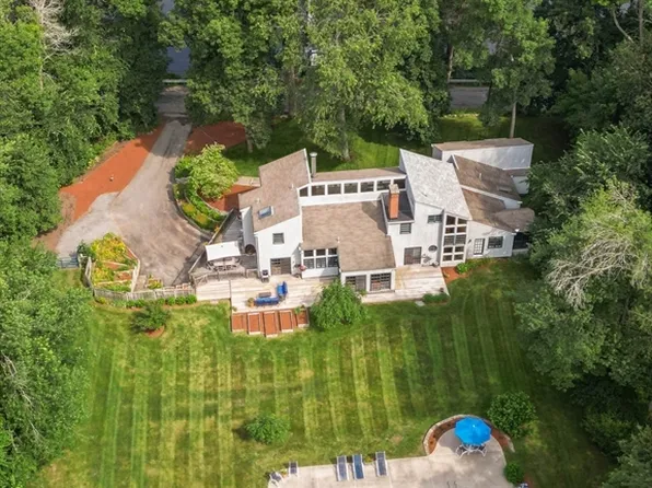 111 River Rd, West Newbury, MA 01985