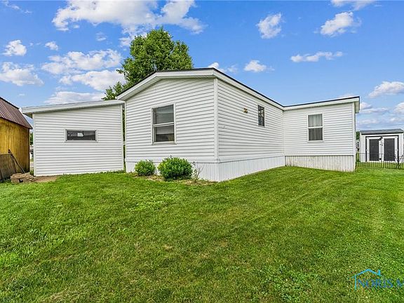 3rd image of 8262 Hazelwood Dr