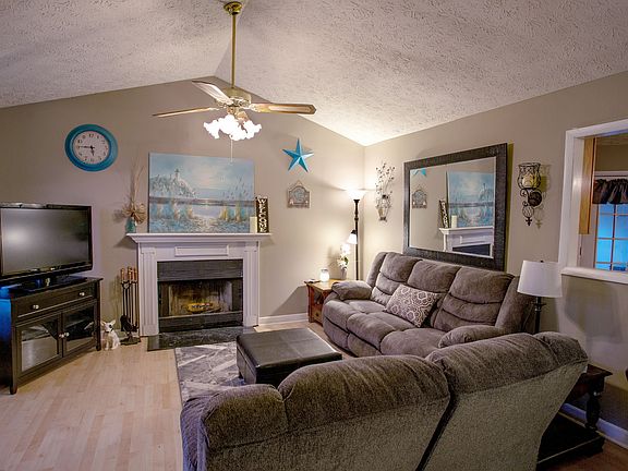 4th image of 2133 Mullen Cir