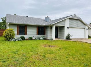 219 Winesap Ln, Bentonville, AR 72712