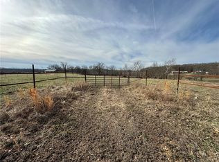 17169 Peterson Rd, Gentry, AR 72734