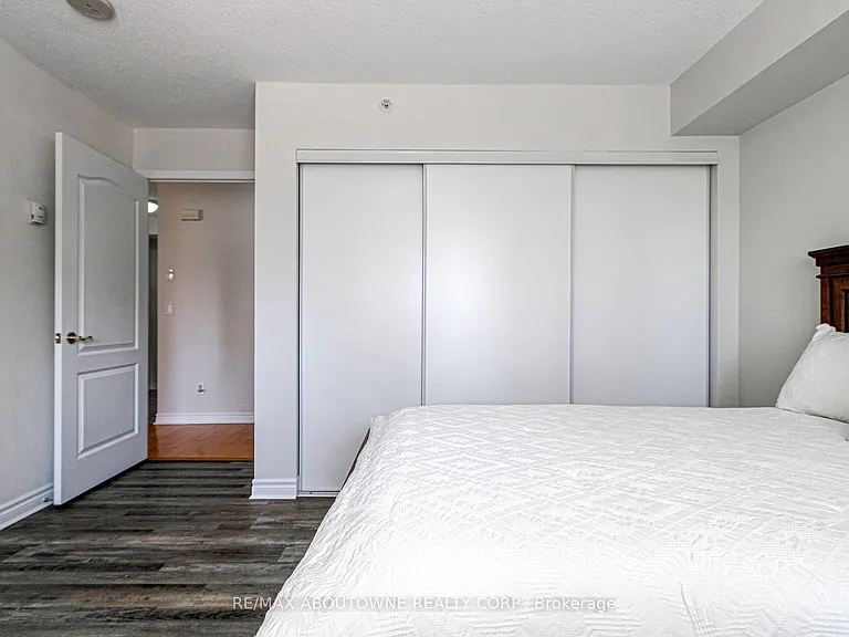 350 Princess Royal Dr #1002 — Photo 27