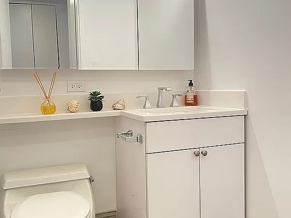 5th image of 1 Irving Pl APT G14i