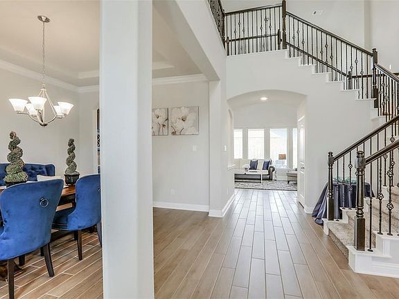 3rd image of 1815 Carriage Oaks Ln