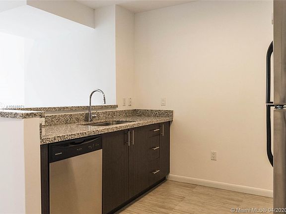5th image of 1801 SW 32nd Ave APT 606