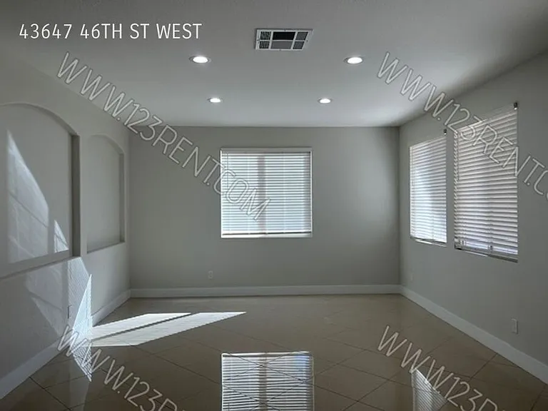 43647 46th St W — Photo 3