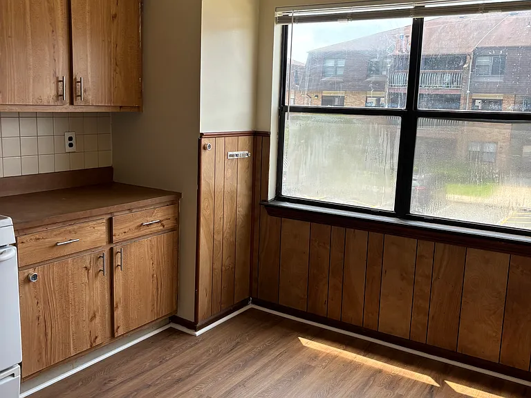 1916 Raspberry Ct — Photo 5