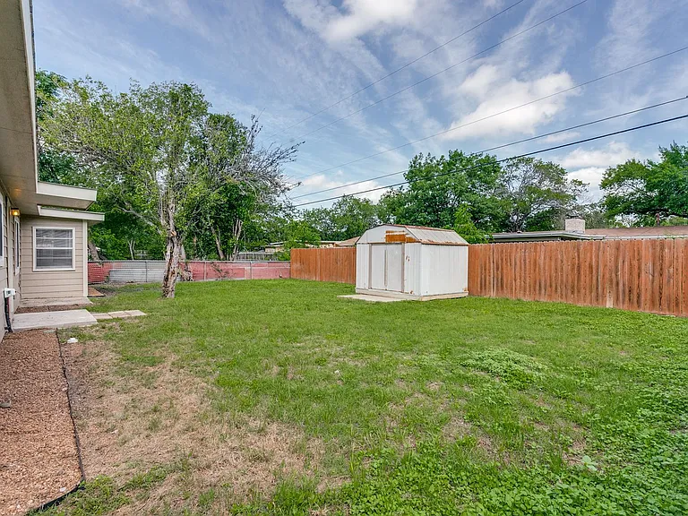 163 Antrim Dr — Photo 25