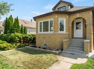 5853 W Newport Ave, Chicago, IL 60634