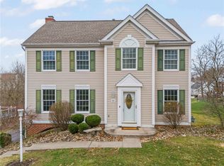 8 Pacers Ridge Dr, Canonsburg, PA 15317