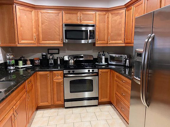 3rd image of 11163 Aqua Vista St #26yem8jnj