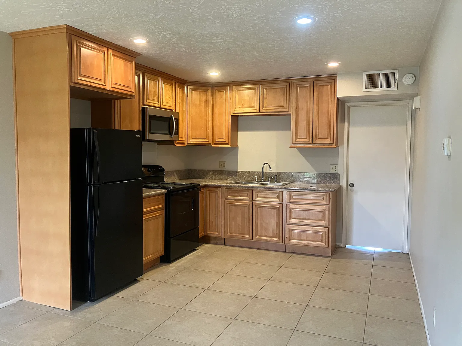 1 bed, 565 sqft, $1,345 — Photo 2