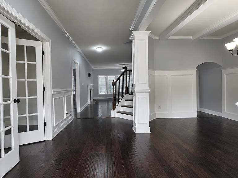 8809 Crenshaw Dr — Photo 3