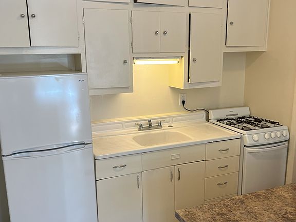 2nd image of 506 1/2 Sycamore St SE
