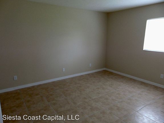 4th image of 5230 SE 31st St APT D