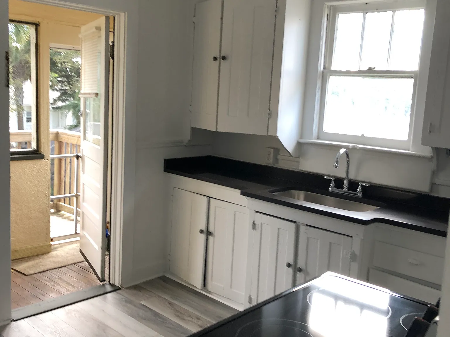 2 bed, 900 sqft, $1,700 — Photo 2