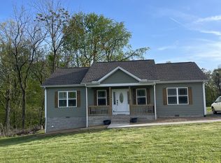 1632 Holland Rd, Lafayette, TN 37083
