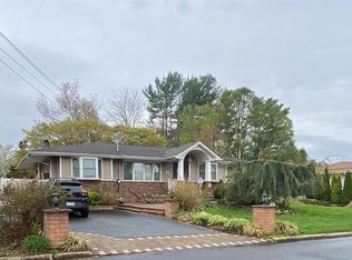 21 Kevin Rd, Commack, NY 11725