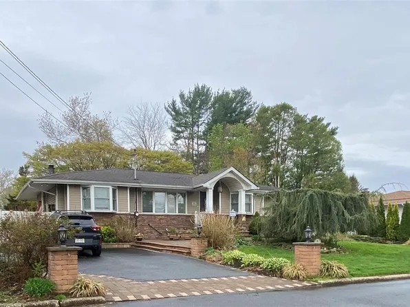 21 Kevin Road, Commack, NY 11725