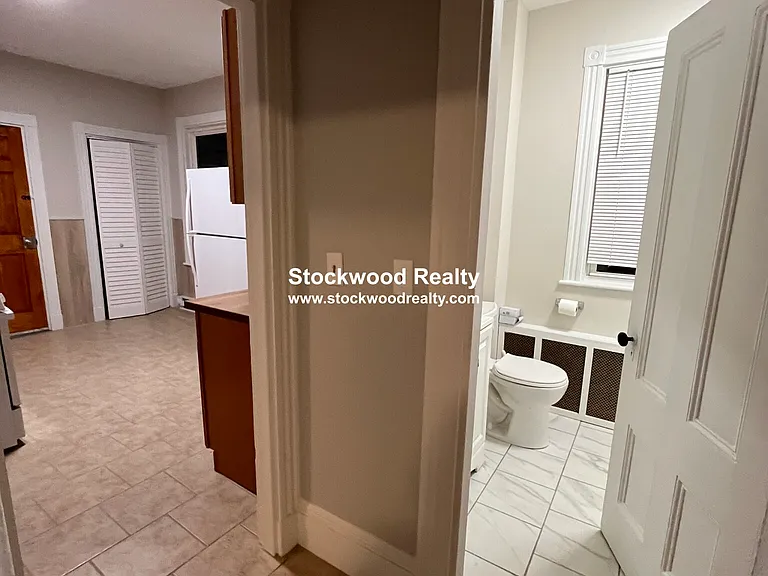 274 E Cottage St #1 — Photo 41
