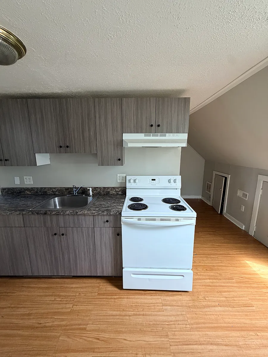 Building Photo - 549 Valley St #2