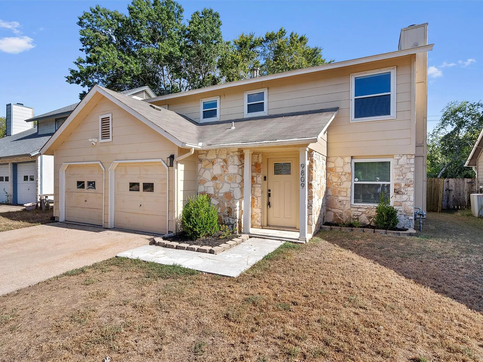 3 bed, 2.5 bath, 1646 sqft, $2,150 — Photo 2