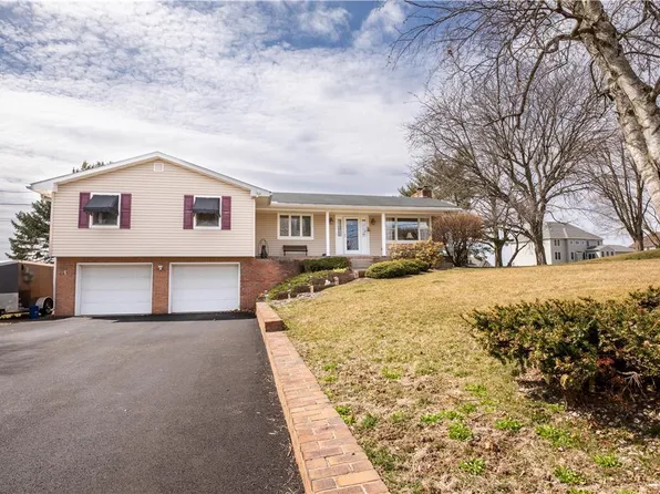 343 Schoeneck Ave, Nazareth, PA 18064