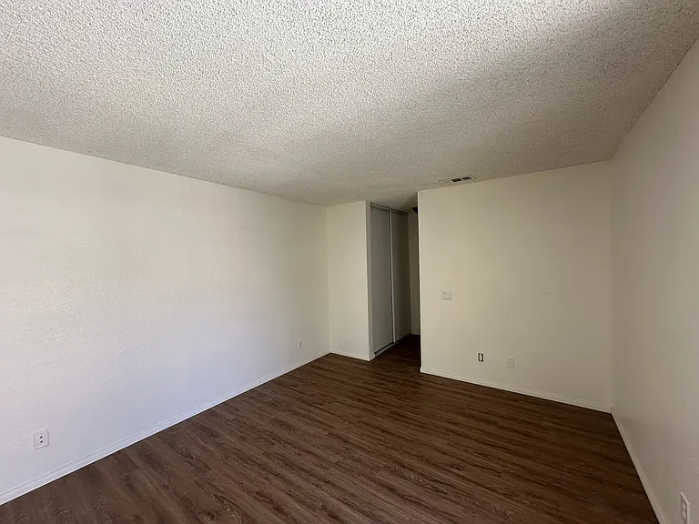 1219 E Avenue R7 — Photo 10