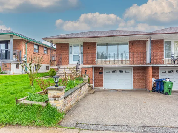 9 Clipper Rd, Toronto, ON M2J 4C8