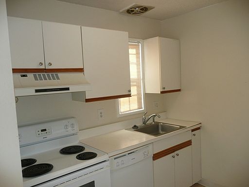 2nd image of 1802 W Abingdon Dr 101 #101