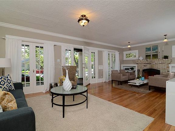 4th image of 3131 Serra Way